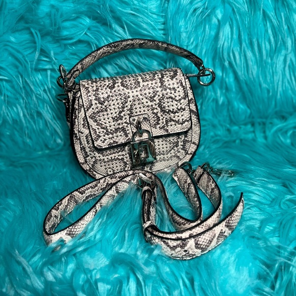 STEVE MADDEN CROSSBODY BAG - Picture 2 of 6